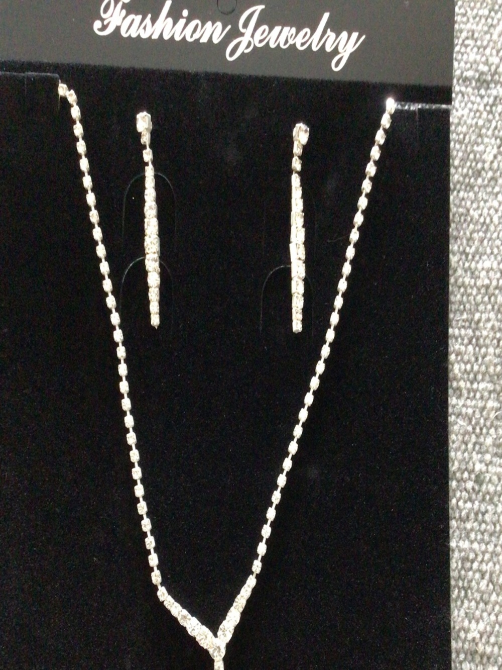 NWT elegant women’s pierced earring and necklace set